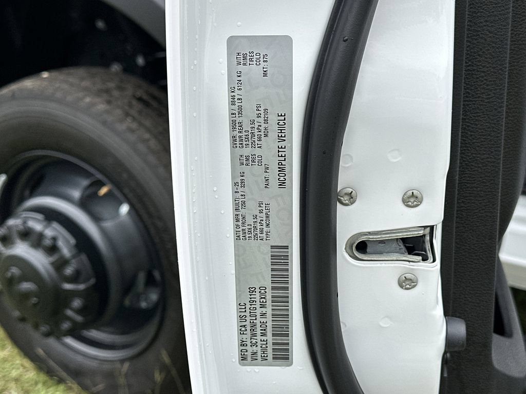 New 2026 RAM 5500 Tradesman AWD/4WD image 27