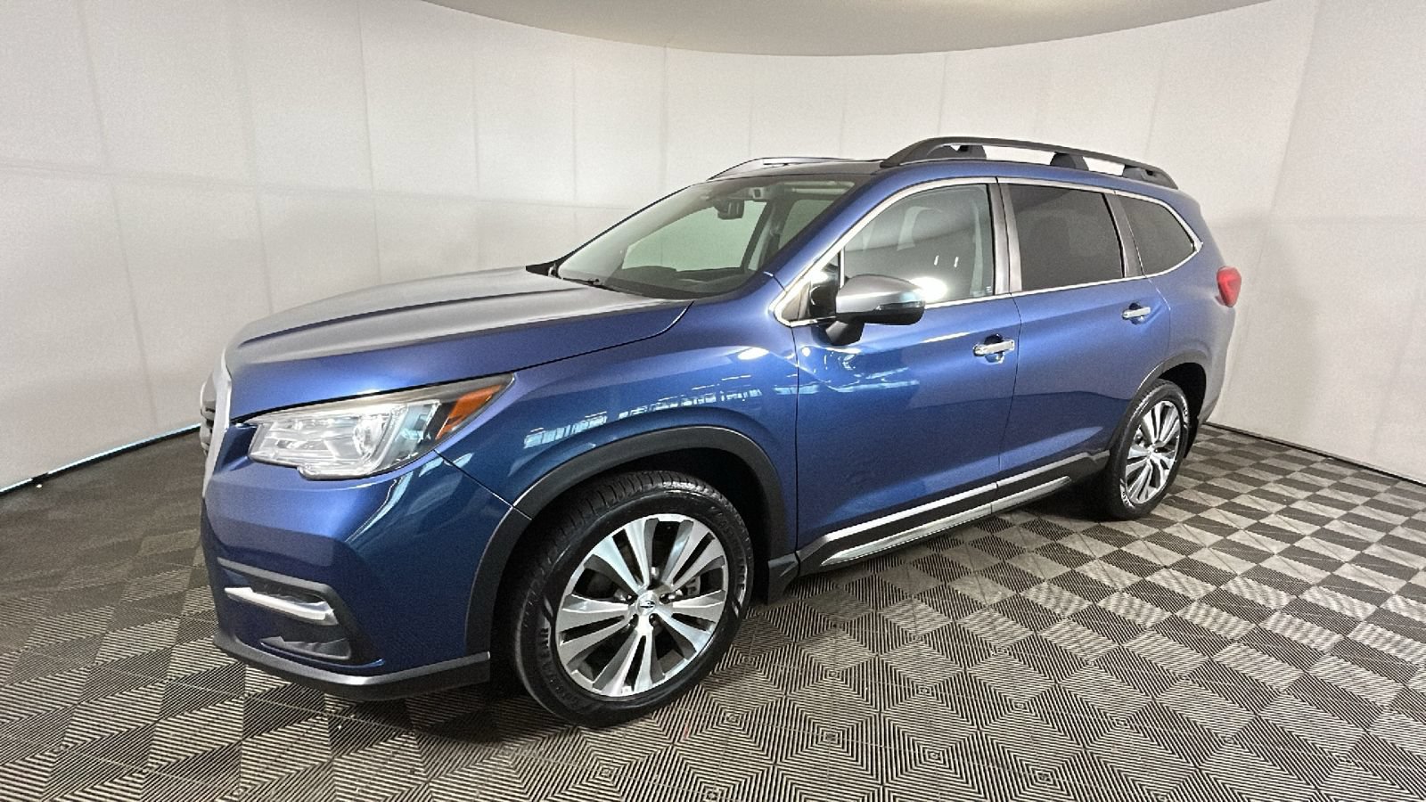 Used 2019 Subaru Ascent Touring w/ Popular Package #2 AWD/4WD image 7