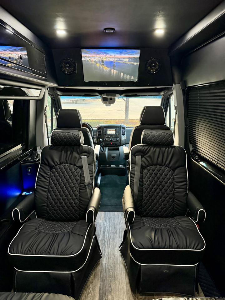 Used 2016 Mercedes-Benz Sprinter 3500 image 56