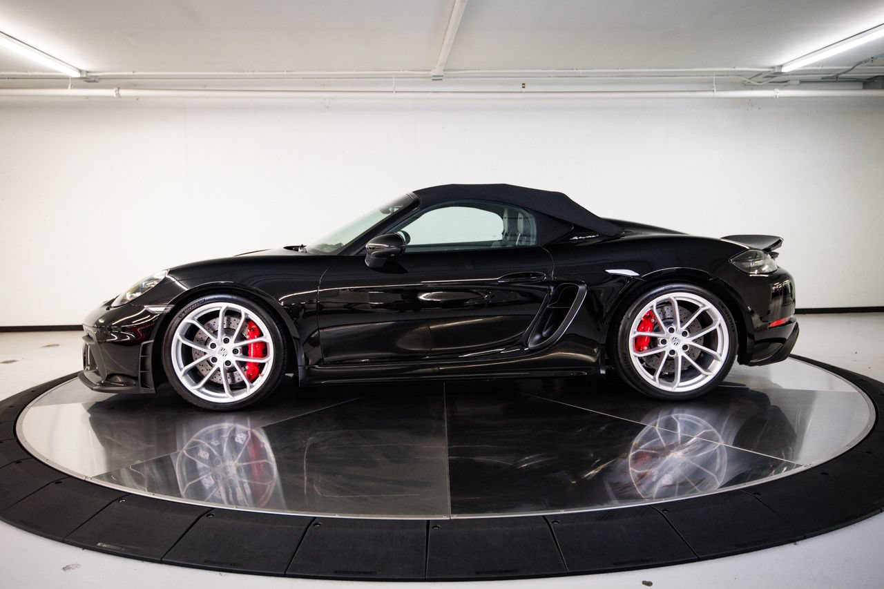 Certified 2022 Porsche 718 Boxster Spyder RWD image 2