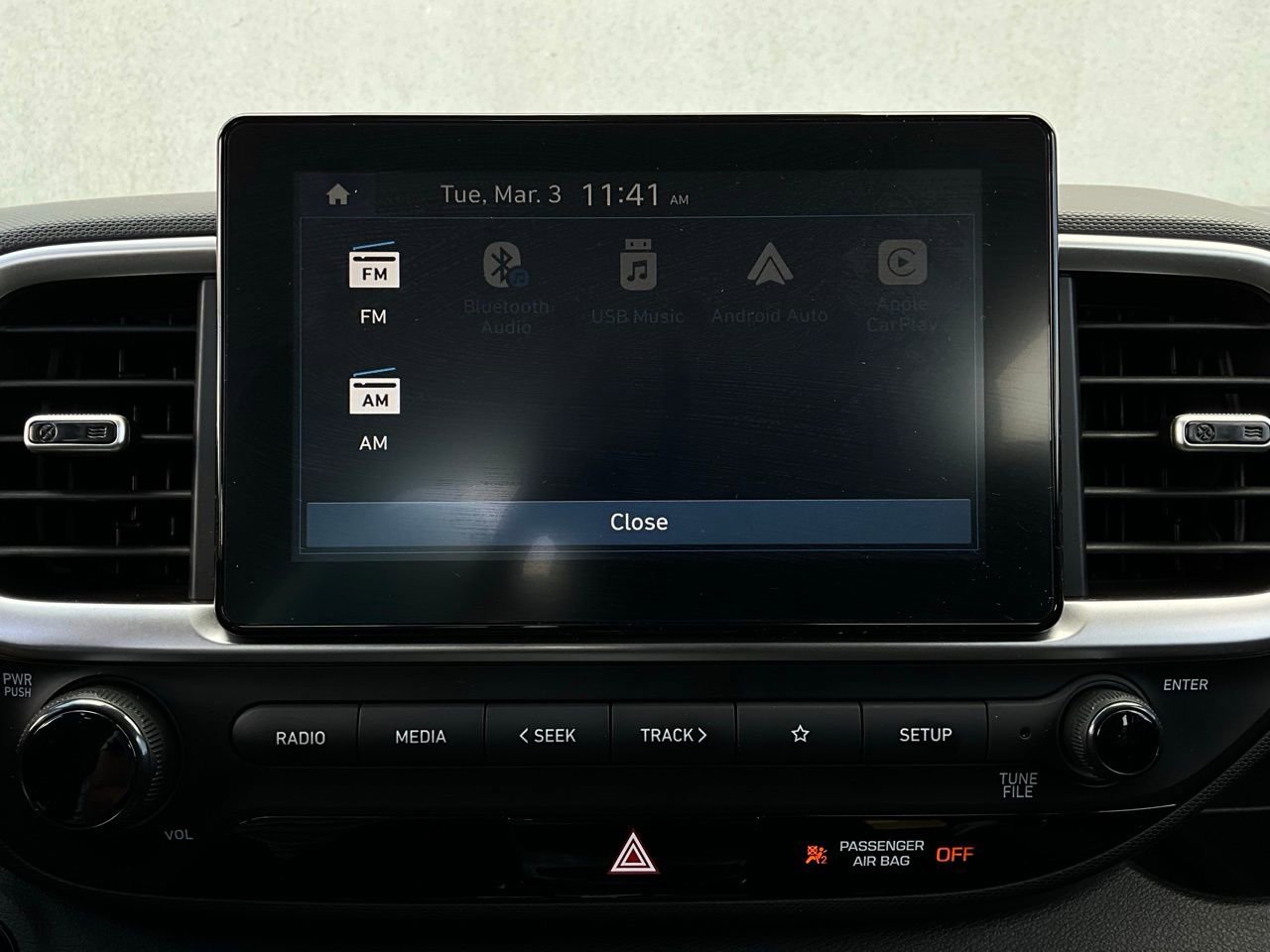 Used 2025 Hyundai Venue SEL image 31