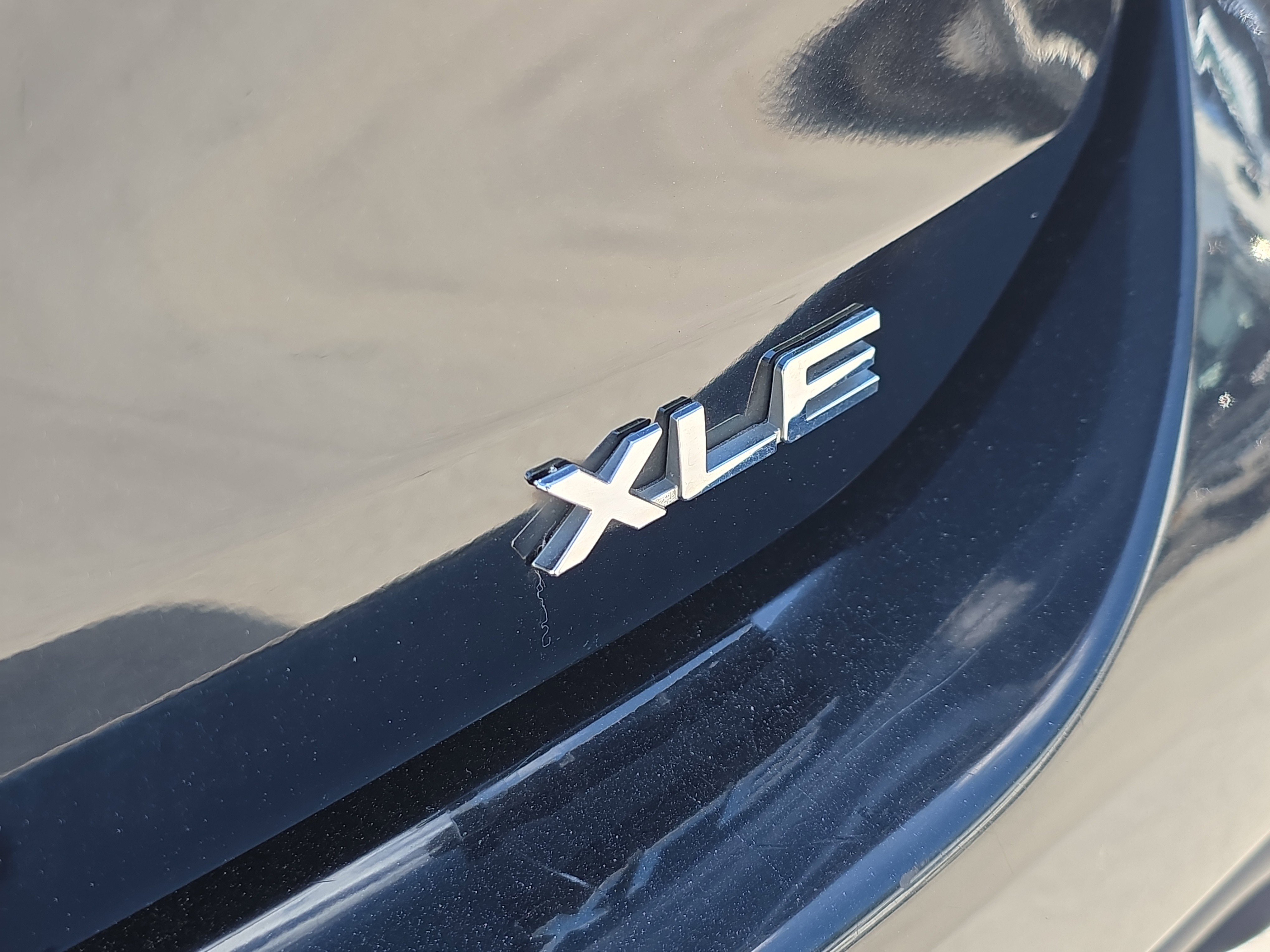 Used 2024 Toyota Highlander XLE FWD image 11