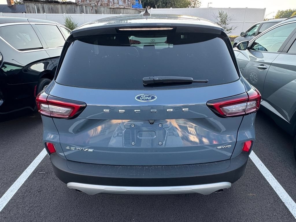 Used 2024 Ford Escape Active AWD/4WD image 17