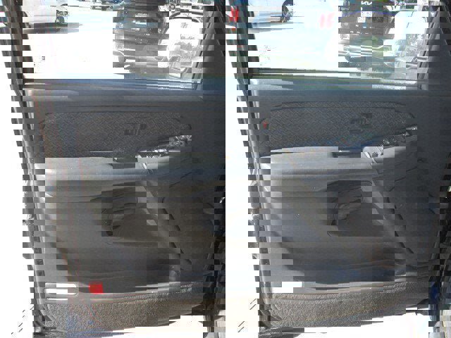 Used 2002 Chevrolet Avalanche 2WD image 10