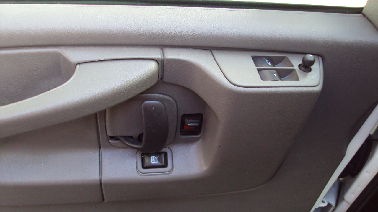 Used 2013 Chevrolet Express 1500 AWD w/ Power Package image 17