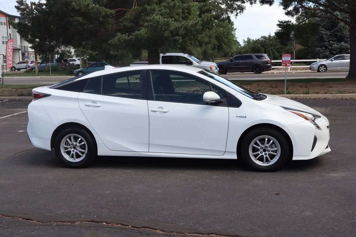 Used 2016 Toyota Prius Two FWD image 3