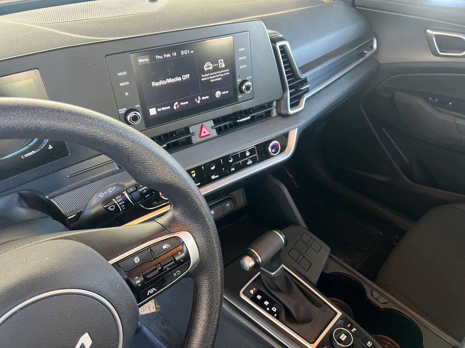 Used 2025 Kia Sportage LX FWD image 17