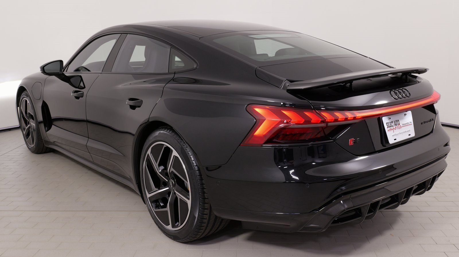 Used 2024 Audi RS e-tron GT w/ Carbon Performance Package image 15