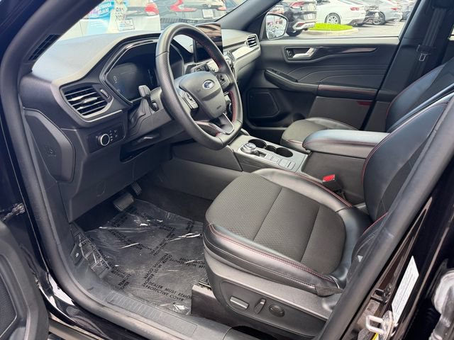 Used 2025 Ford Escape ST-Line FWD image 11
