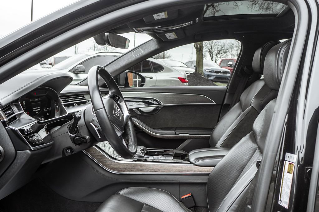 Used 2021 Audi A8 L 4.0T w/ Luxury Package image 31