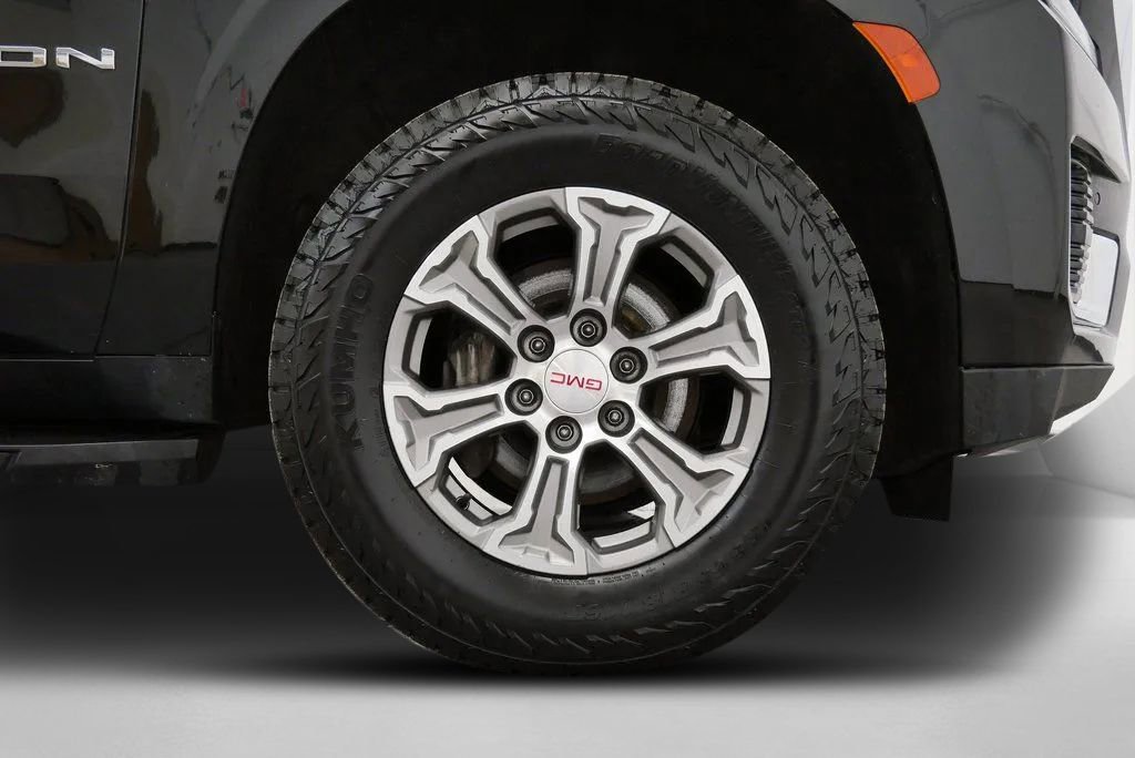 Used 2021 GMC Yukon SLE AWD/4WD image 9