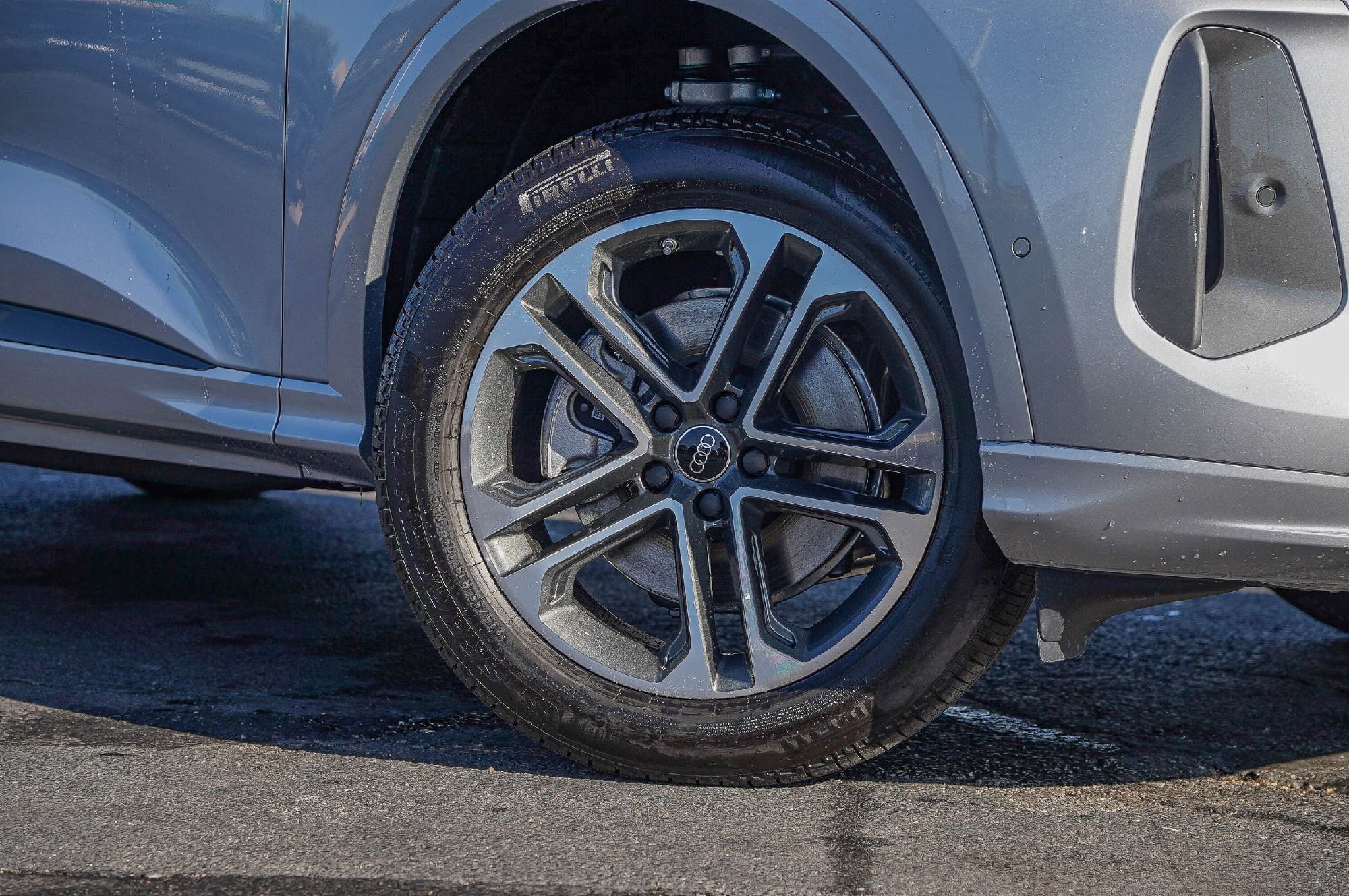 New 2025 Audi Q5 Premium Plus