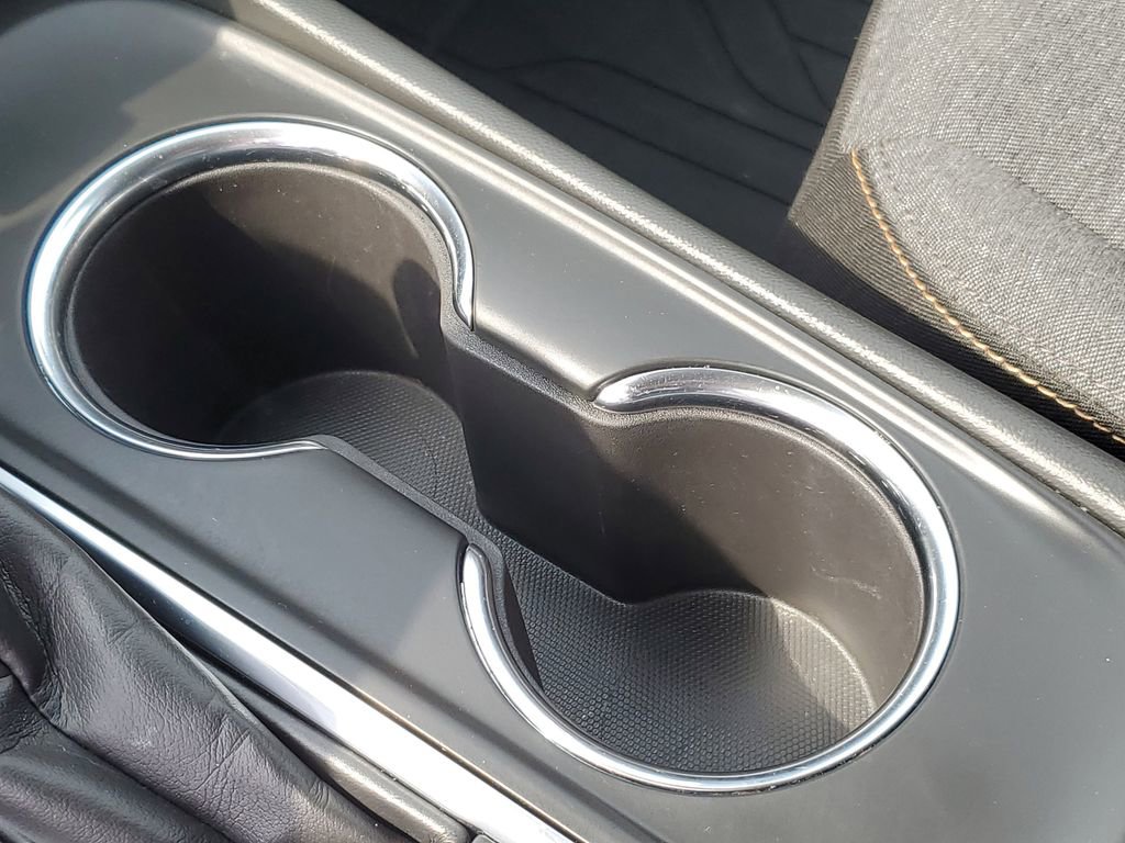 Certified 2022 Chevrolet Equinox LT w/ LPO, Floor Liner Package image 18