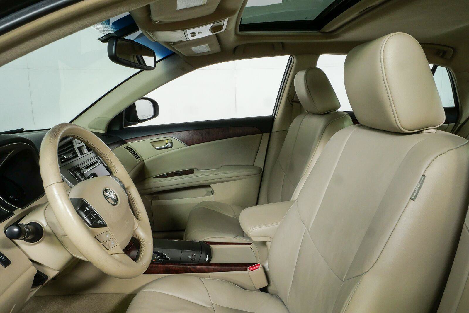 Used 2011 Toyota Avalon FWD image 5