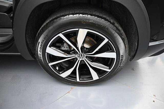 Used 2025 Volkswagen Atlas Cross Sport SEL Premium R-Line AWD/4WD image 26