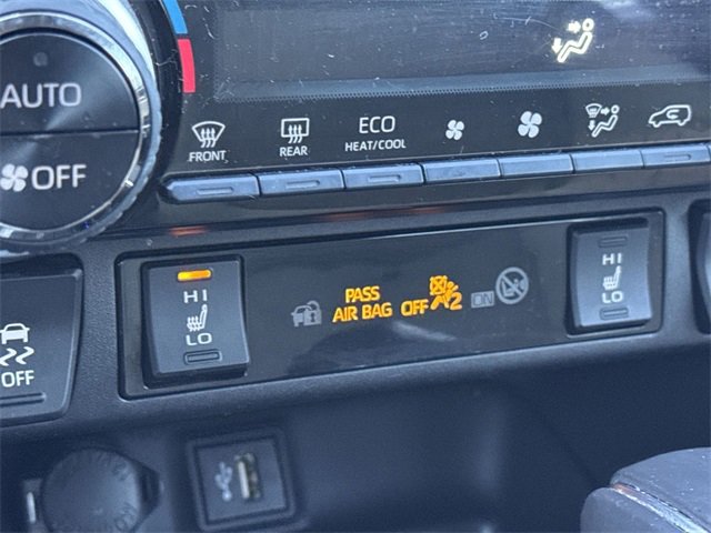 Used 2023 Toyota RAV4 XLE Premium image 21