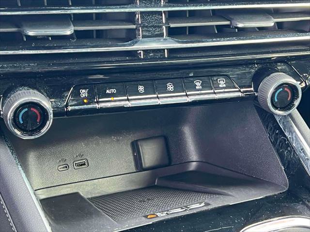 Used 2026 Chevrolet Traverse LT image 26