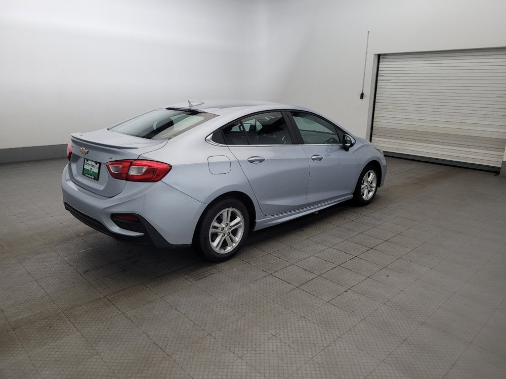 Used 2017 Chevrolet Cruze LT w/ Convenience Package FWD image 10
