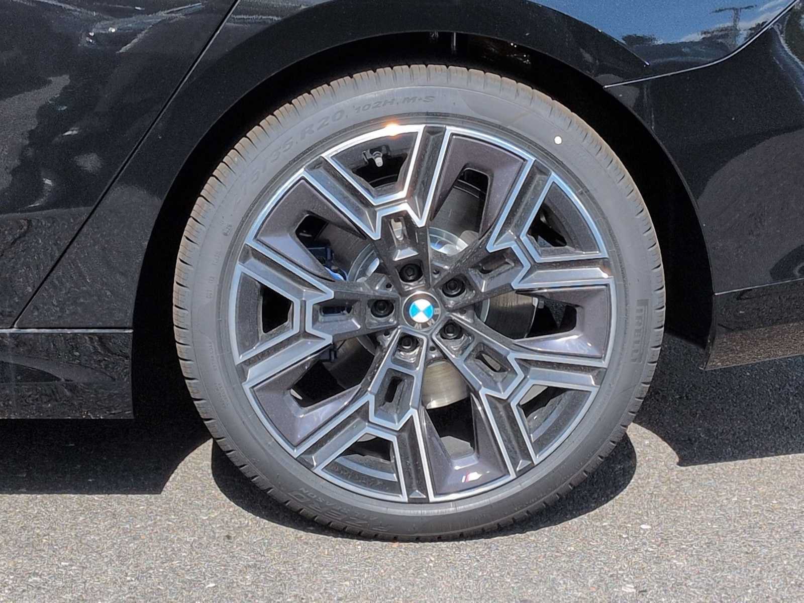 Used 2027 BMW 530i xDrive w/ M Sport Package AWD/4WD image 14
