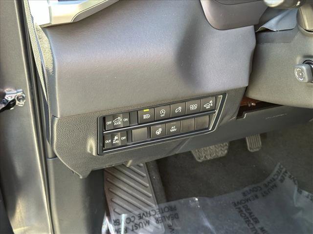 Used 2024 Toyota Tundra Platinum image 13