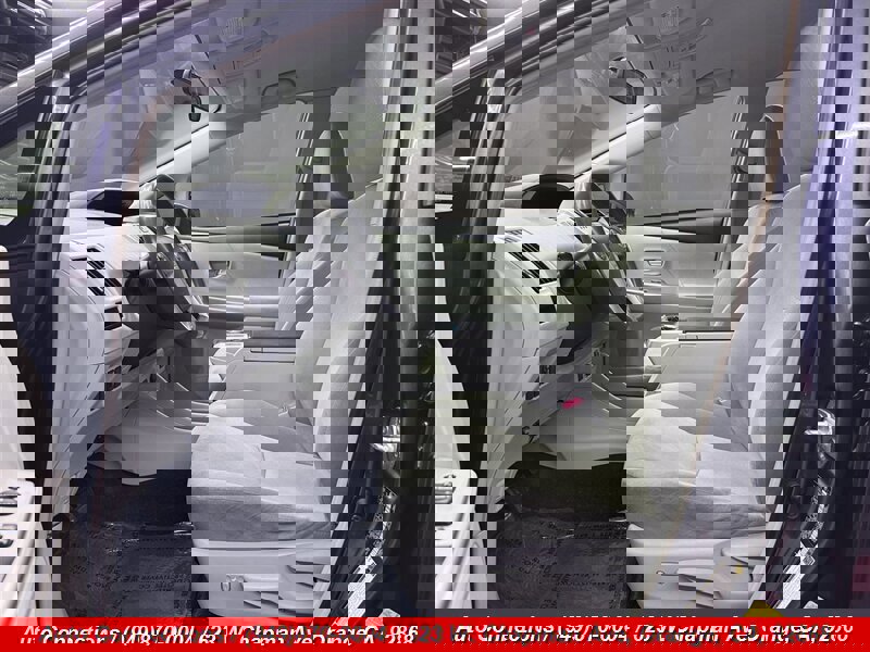 Used 2013 Toyota Prius V Two image 6