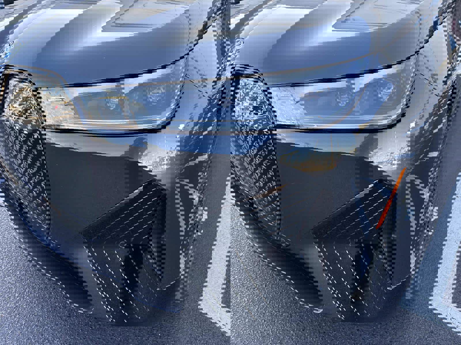 Certified 2025 BMW iX xDrive50 w/ Premium Package image 9