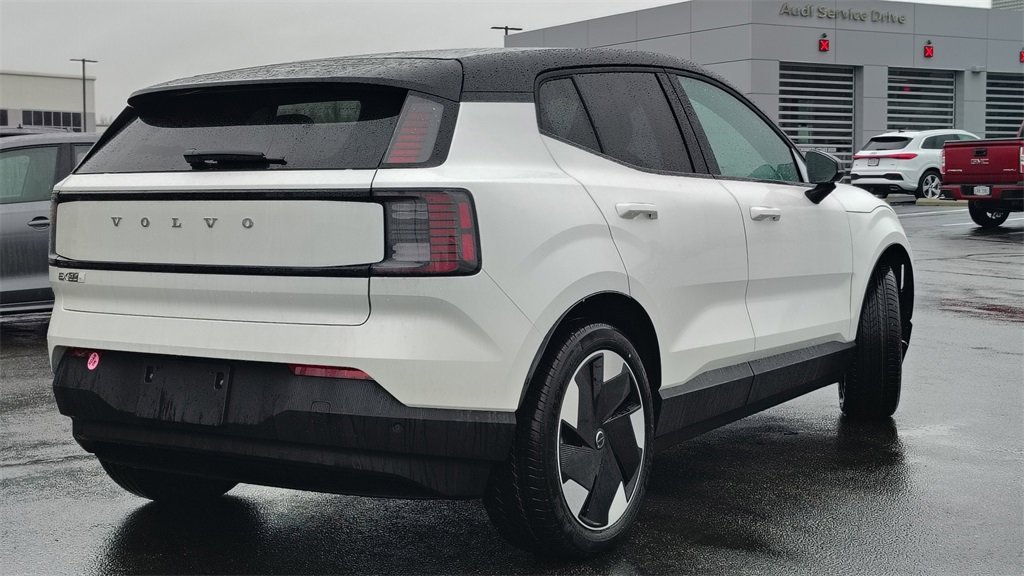 New 2026 Volvo EX30 Plus image 3