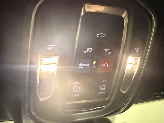 New 2025 Jeep Grand Cherokee L Altitude image 18