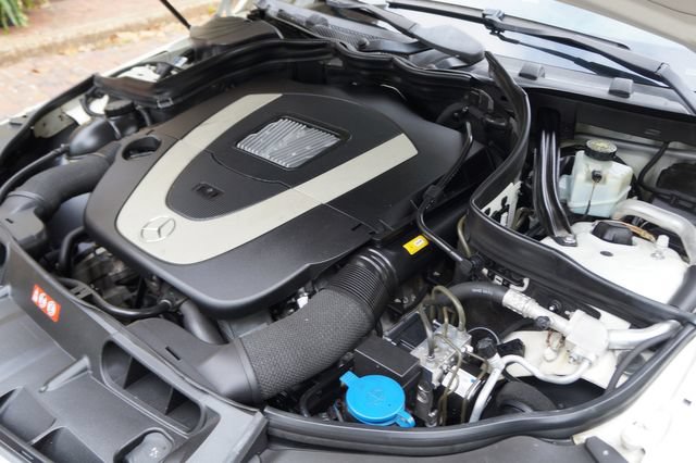 Used 2010 Mercedes-Benz C 300 Sedan image 28