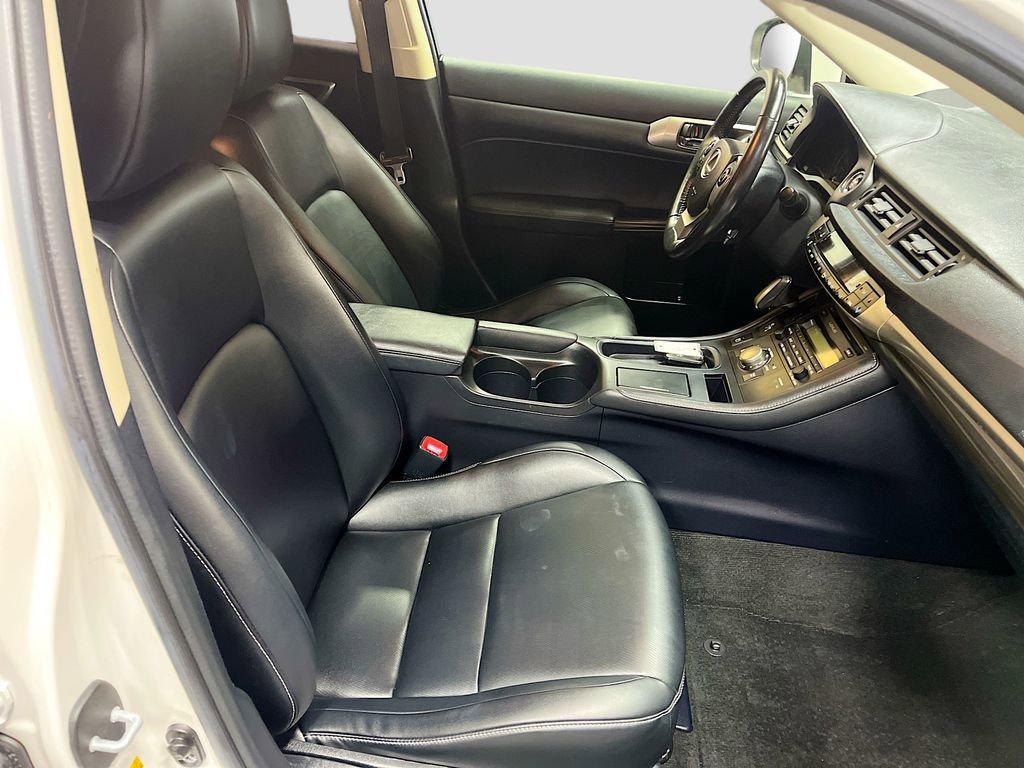 Used 2015 Lexus CT 200h image 26
