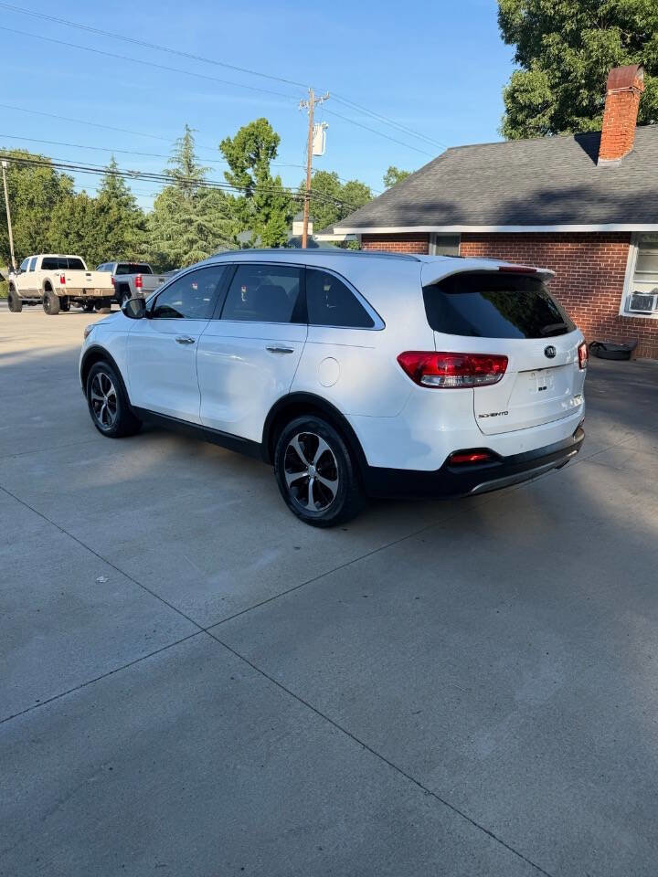 Used 2016 Kia Sorento EX FWD image 3