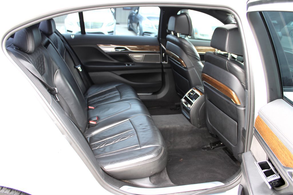 Used 2016 BMW 750i xDrive AWD/4WD image 19