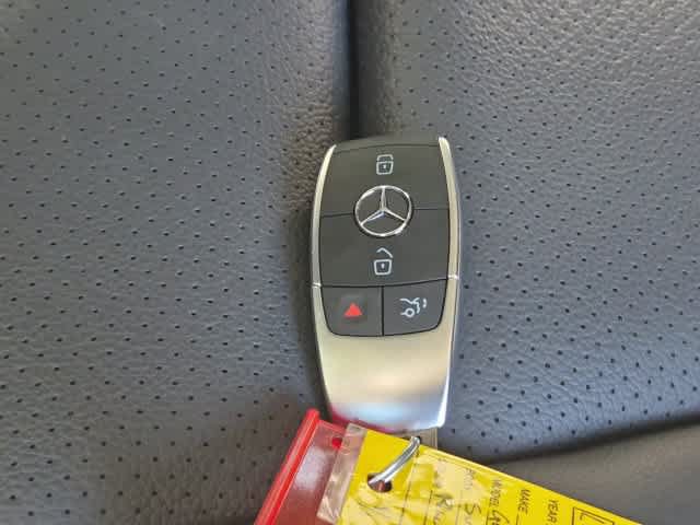 Used 2020 Mercedes-Benz GLC 300 image 32