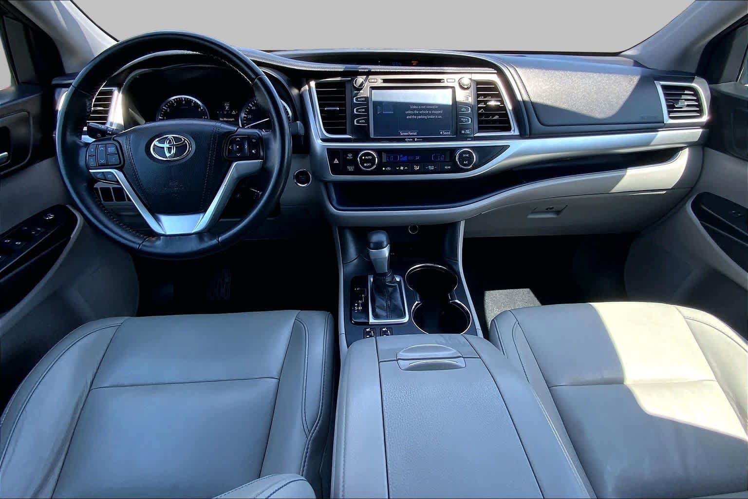 Used 2015 Toyota Highlander XLE FWD image 15