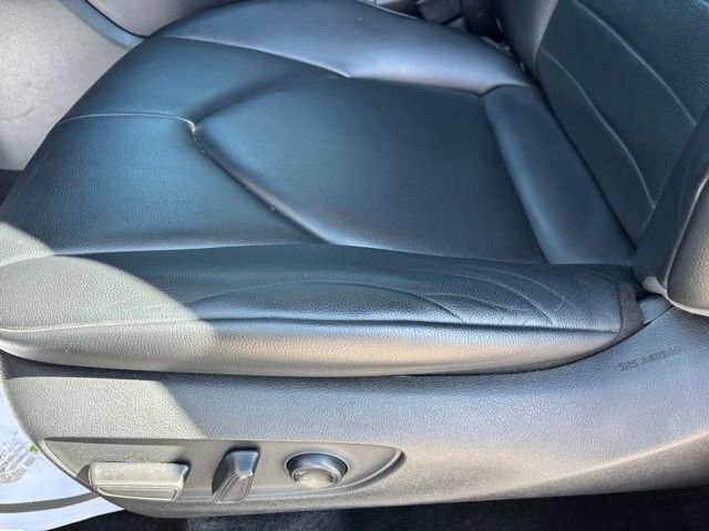 Used 2021 Toyota Highlander XLE AWD/4WD image 14