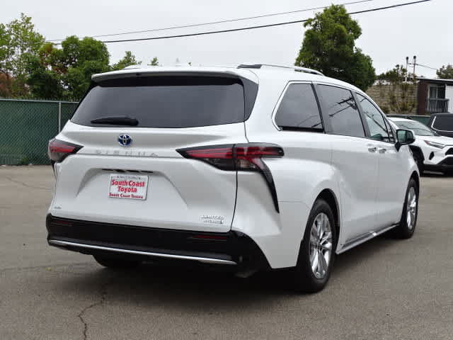 Used 2023 Toyota Sienna Limited AWD/4WD image 11