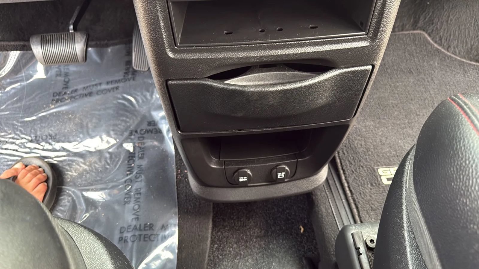 Used 2014 Dodge Grand Caravan R/T w/ Driver Convenience Group FWD image 33