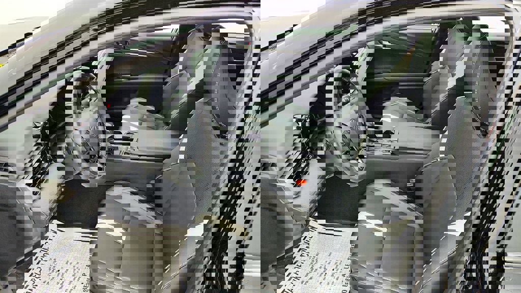 Used 2025 Toyota Camry SE w/ Convenience Package image 17