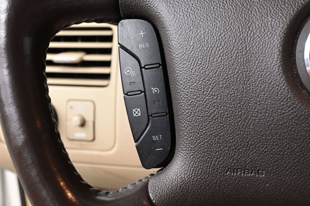 Used 2008 Buick Lucerne CXL w/ Ultra Confidence Package FWD image 24