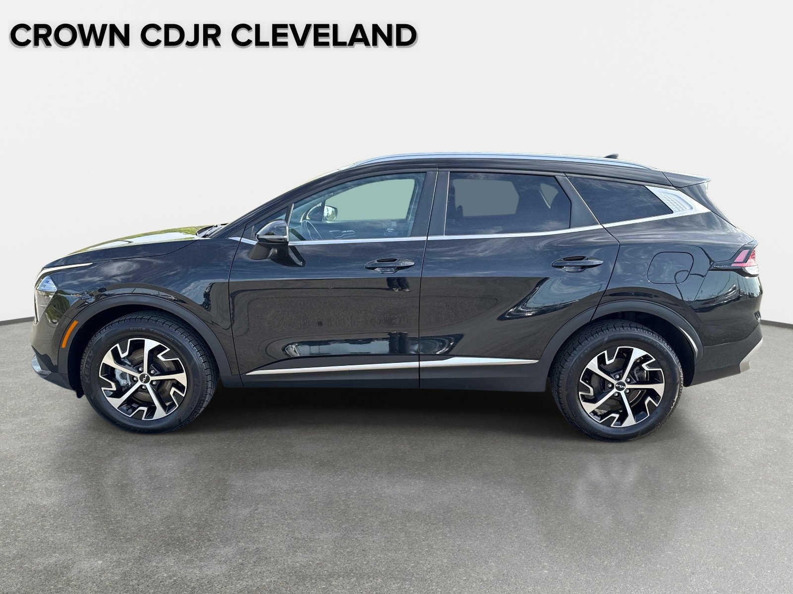 Used 2023 Kia Sportage EX AWD/4WD image 8
