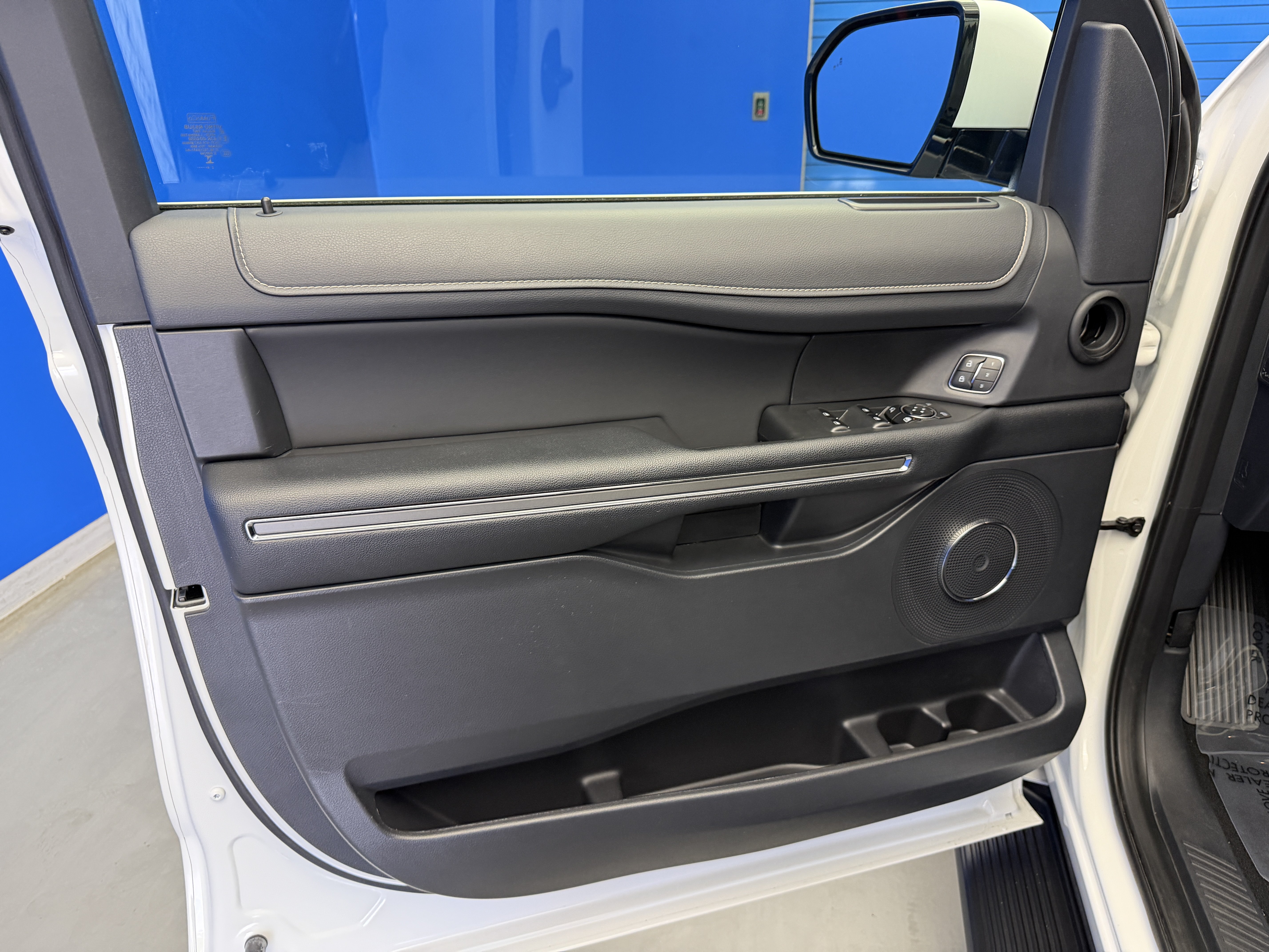 Used 2024 Ford Expedition Max XLT AWD/4WD image 9