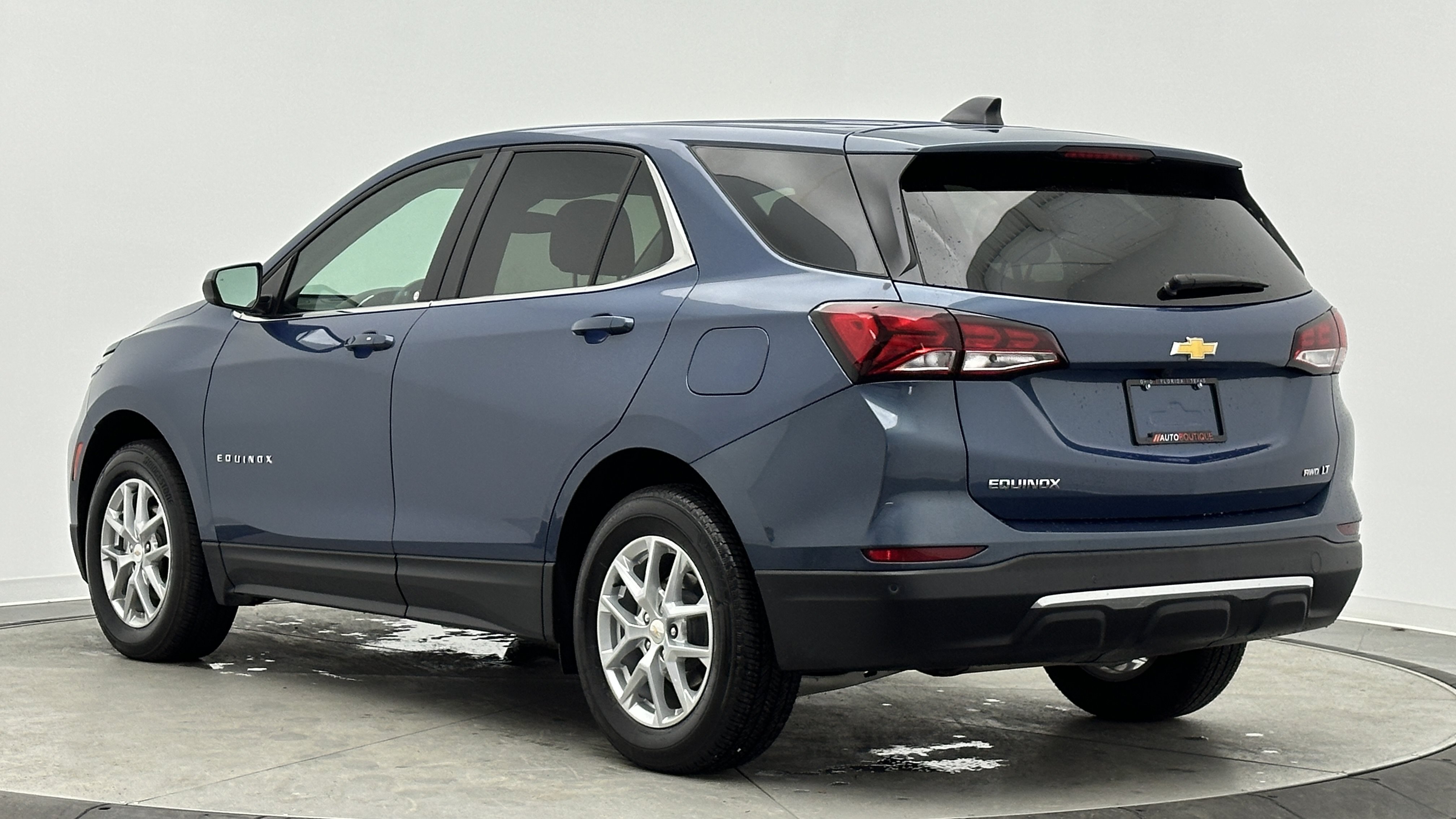 Used 2024 Chevrolet Equinox LT AWD/4WD image 5