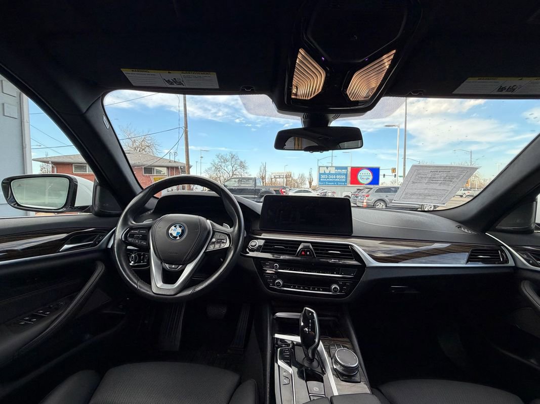 Used 2023 BMW 530e xDrive image 17