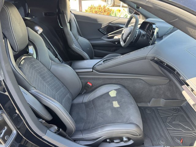 Used 2025 Chevrolet Corvette Z06 w/ Stealth Interior Trim Package RWD image 6