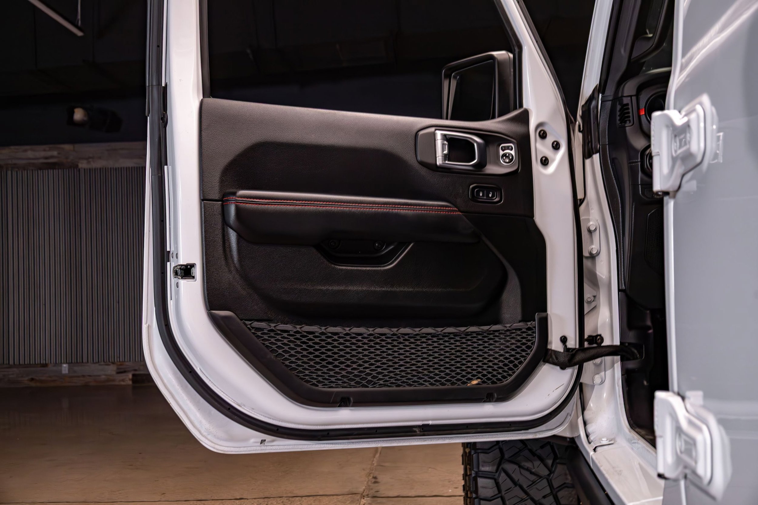 Used 2025 Jeep Wrangler Unlimited Rubicon AWD/4WD image 29