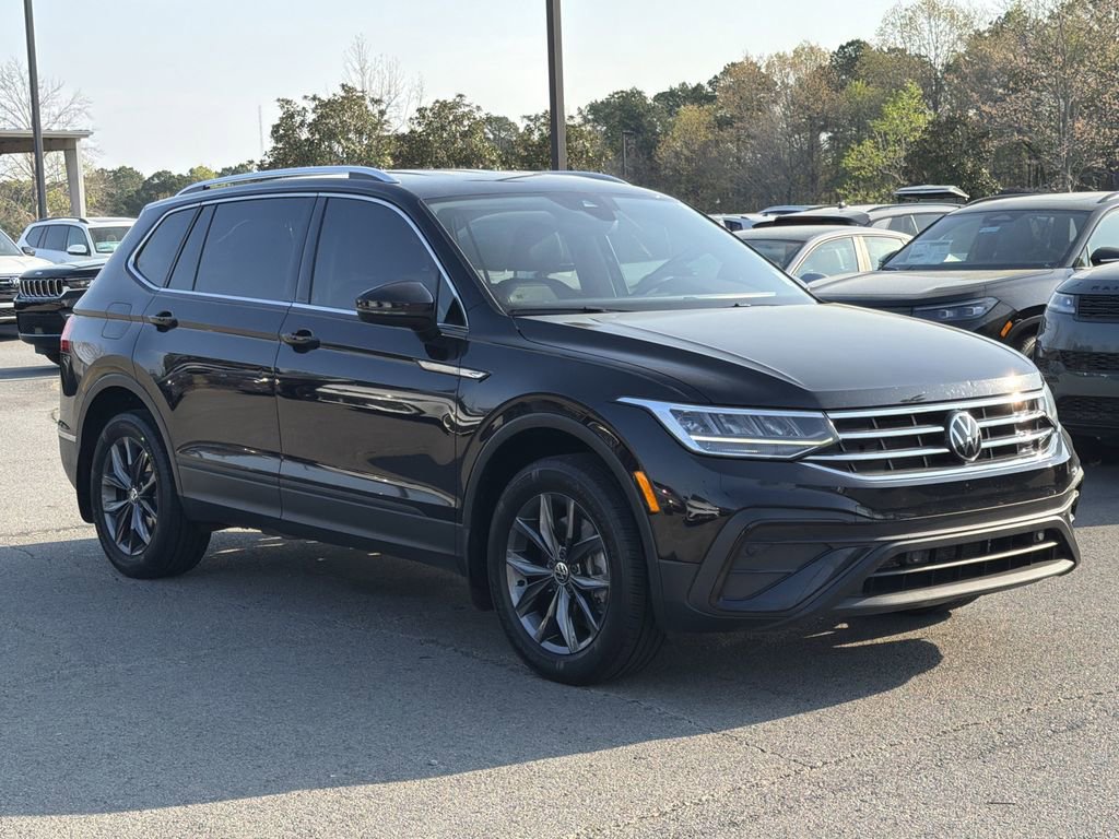 Used 2023 Volkswagen Tiguan SE image 7