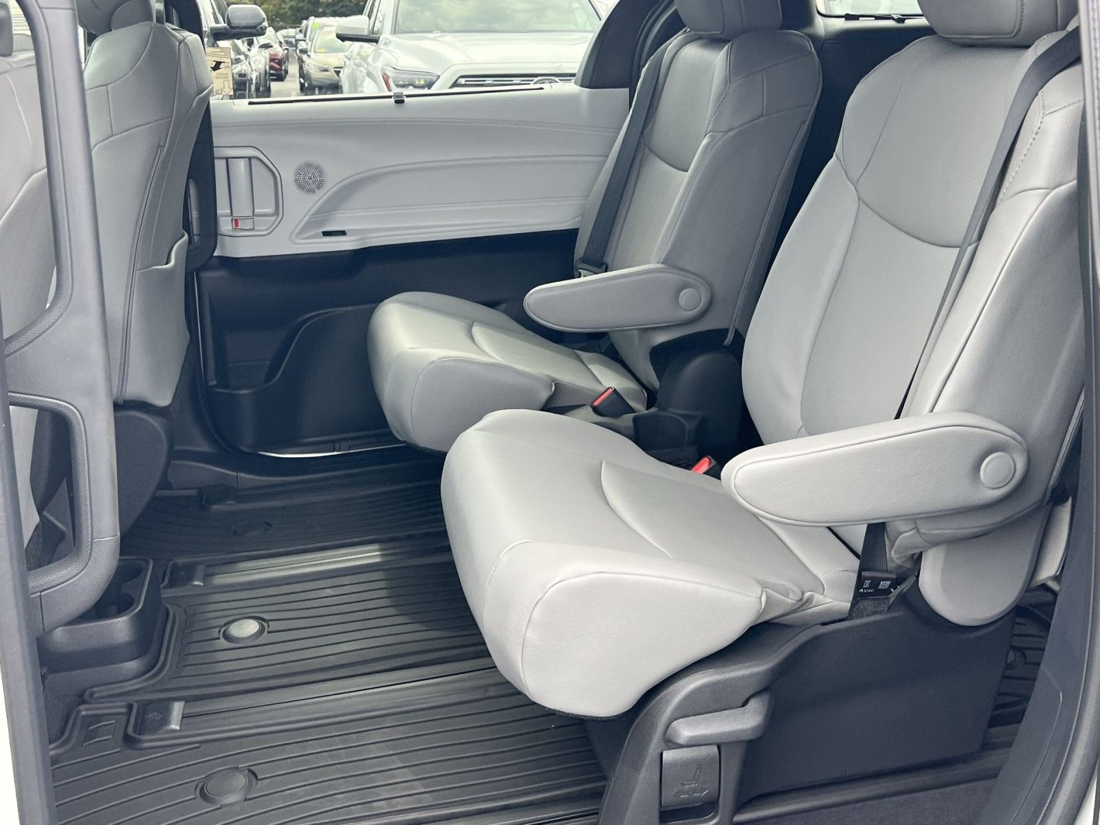 New 2026 Toyota Sienna XLE FWD image 23