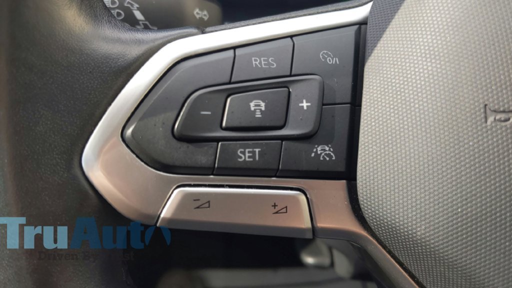 Used 2023 Volkswagen Jetta SE FWD image 28