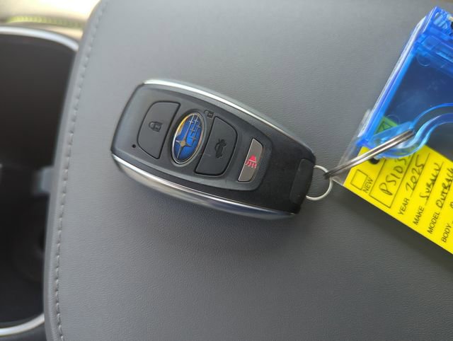 Used 2025 Subaru Outback Onyx Edition image 32