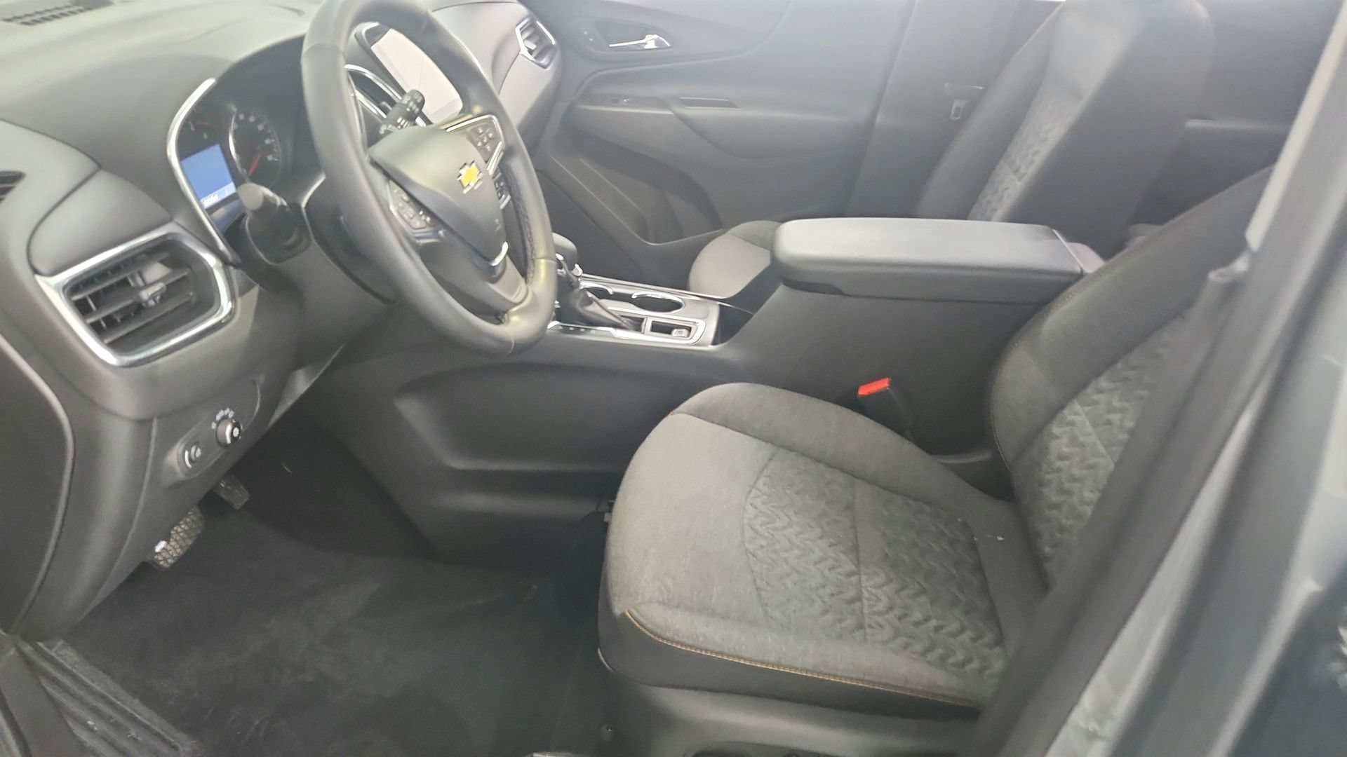 Certified 2024 Chevrolet Equinox LT AWD/4WD image 18